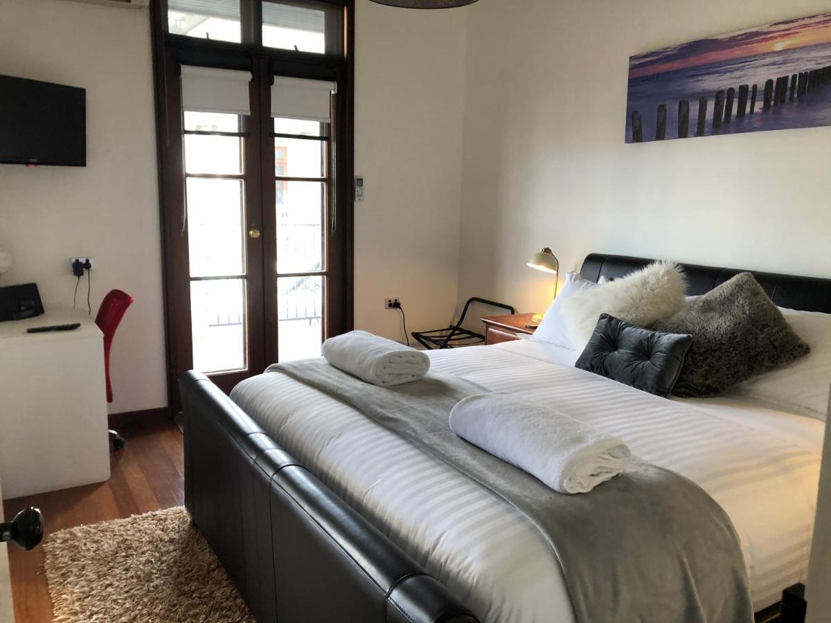 Fairway Manor Accommodation Нортъм Екстериор снимка