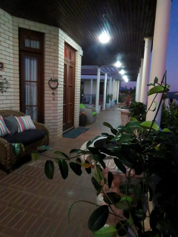 Fairway Manor Accommodation Нортъм Екстериор снимка