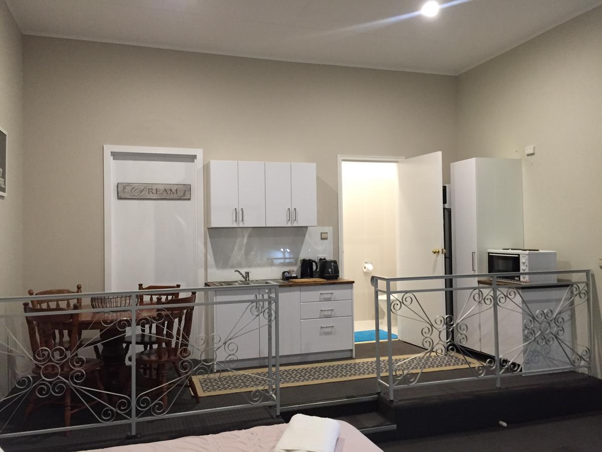Fairway Manor Accommodation Нортъм Екстериор снимка