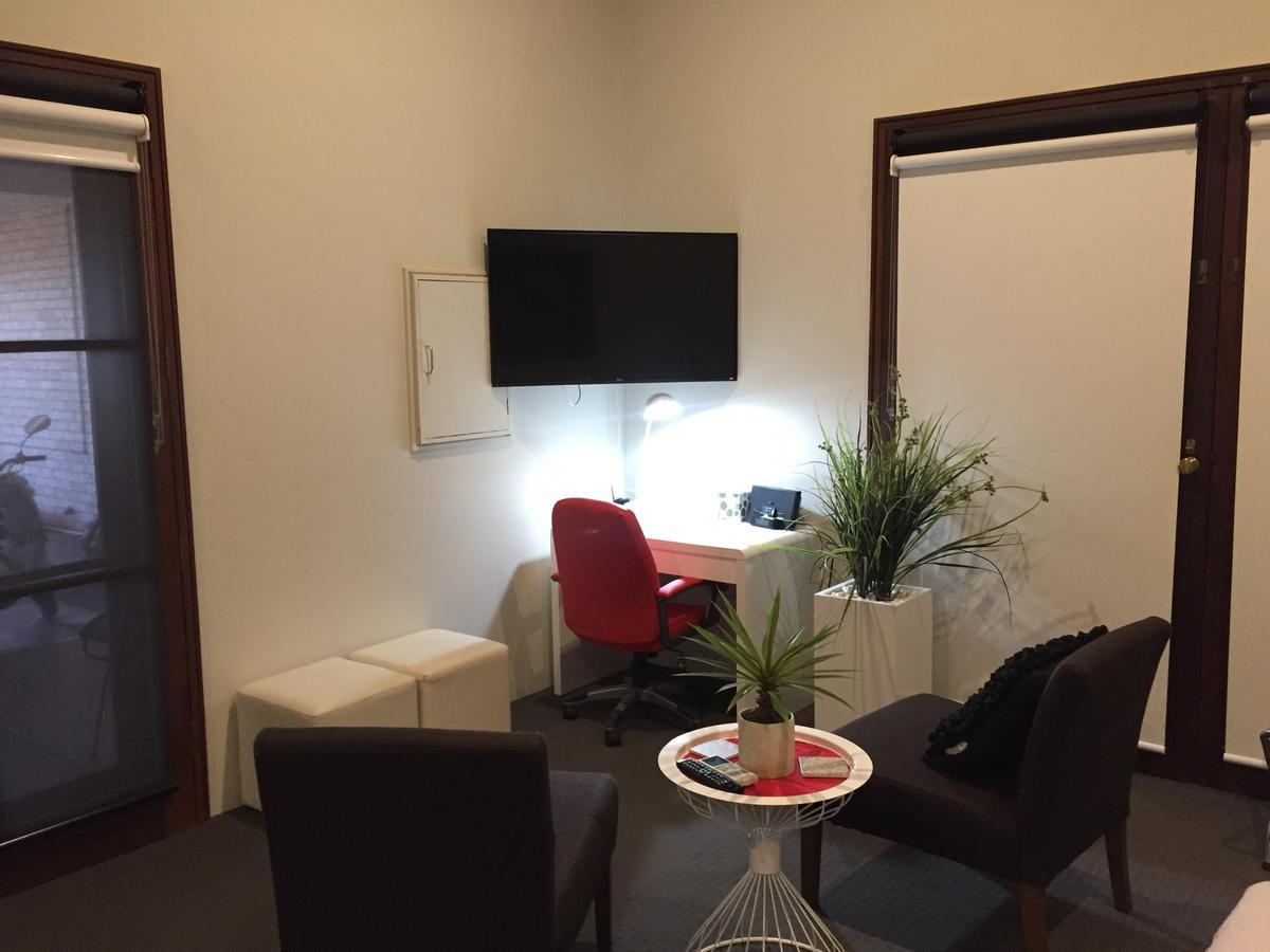 Fairway Manor Accommodation Нортъм Екстериор снимка